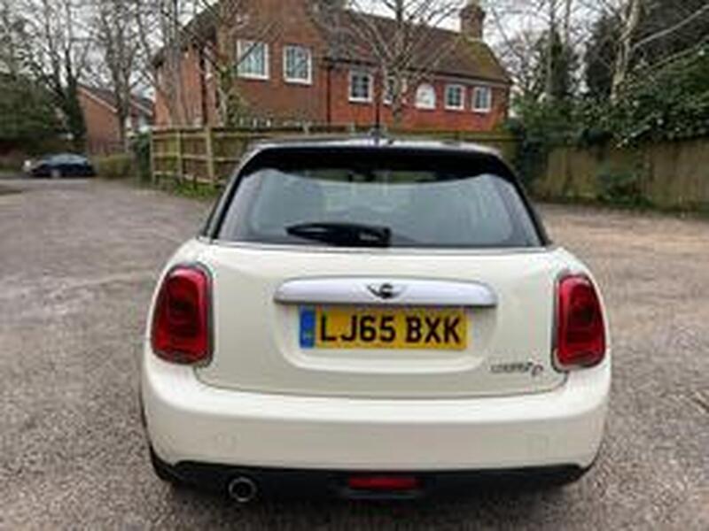 MINI HATCH