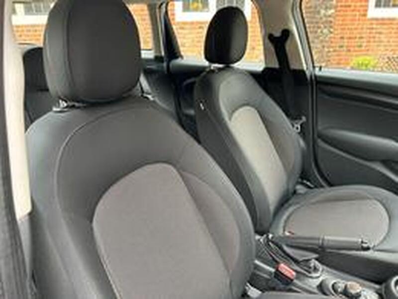 MINI HATCH