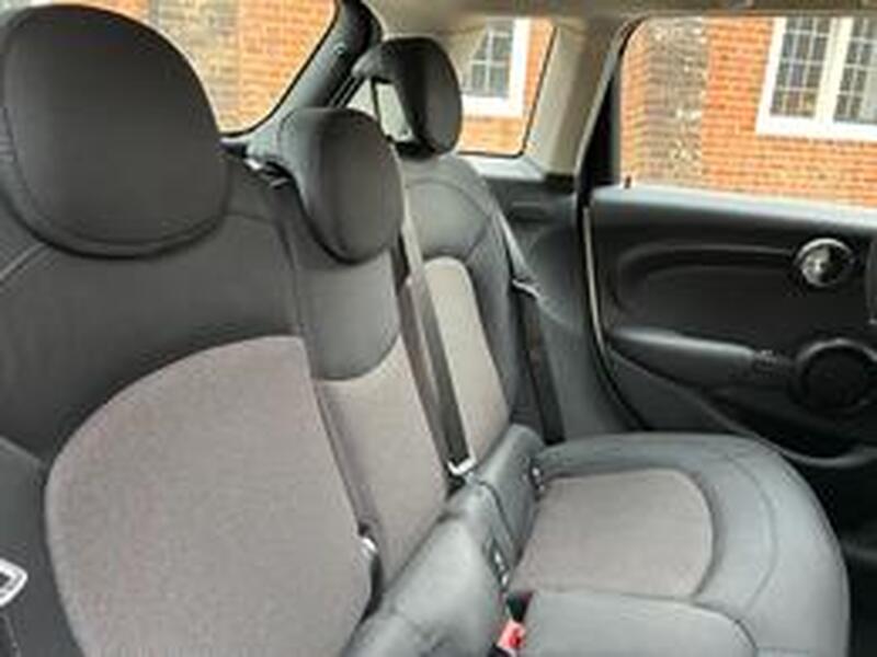 MINI HATCH