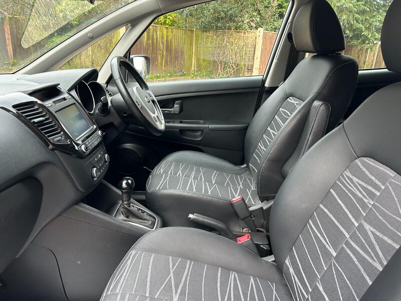 View KIA VENGA 1.6 3