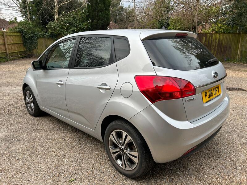 KIA VENGA