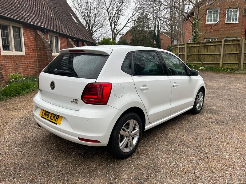 VOLKSWAGEN POLO