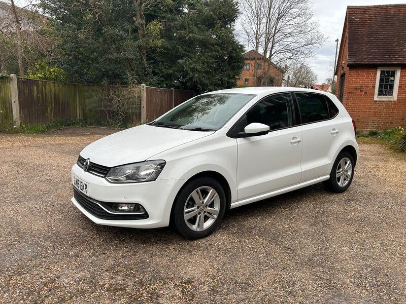VOLKSWAGEN POLO