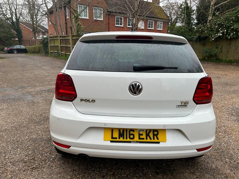 VOLKSWAGEN POLO