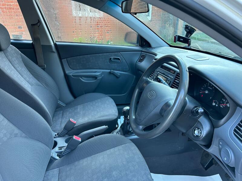 View KIA RIO 1.4