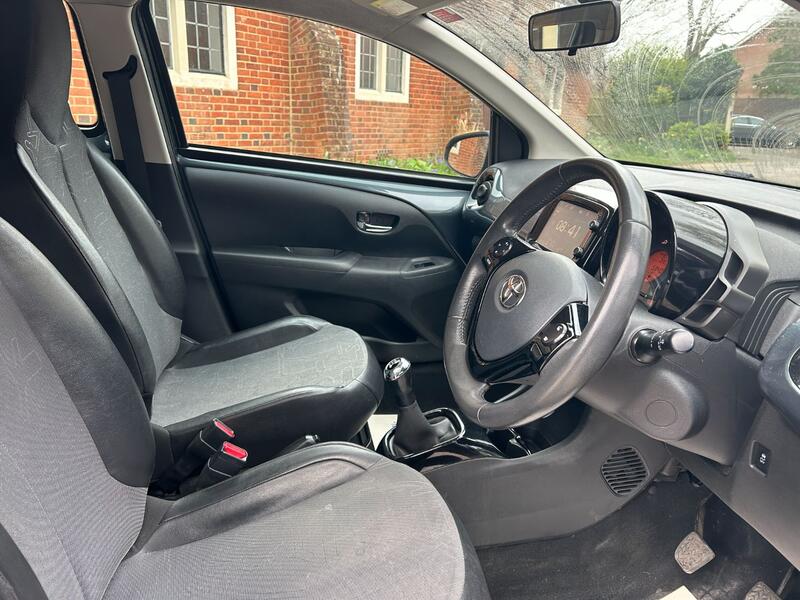 View TOYOTA AYGO 1.0 VVT-i x-pression