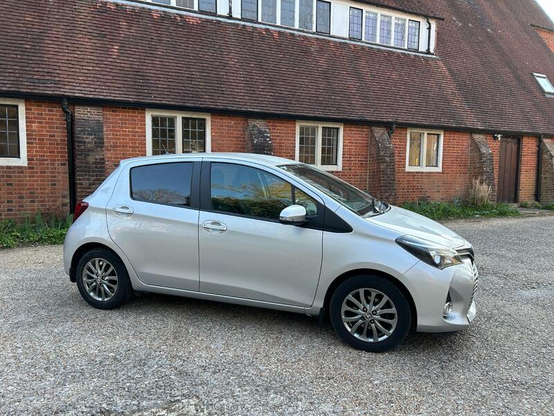 View TOYOTA YARIS 1.3 Dual VVT-i Icon