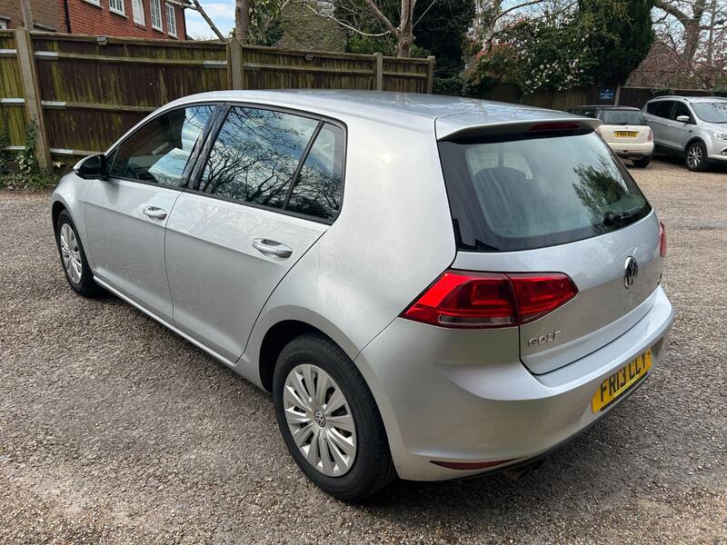 VOLKSWAGEN GOLF