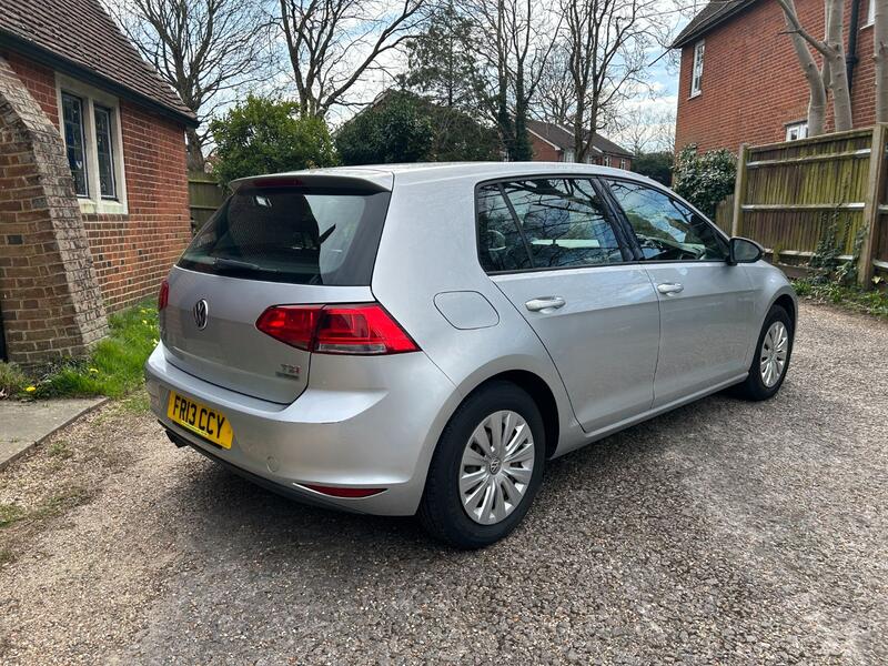 VOLKSWAGEN GOLF