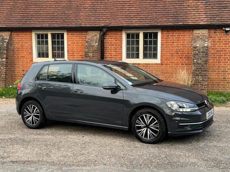 View VOLKSWAGEN GOLF 1.6 TDI BlueMotion Tech SE Nav
