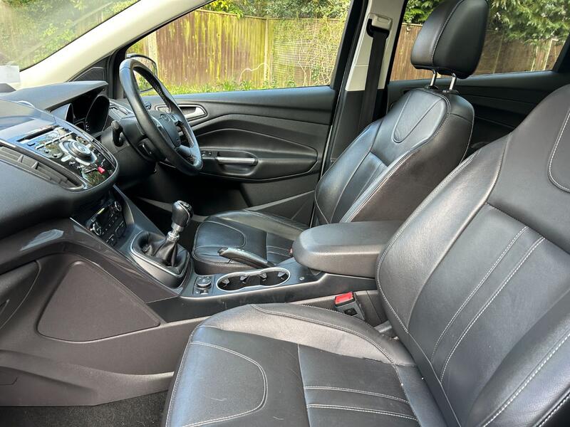 View FORD KUGA 2.0 TDCi Titanium X