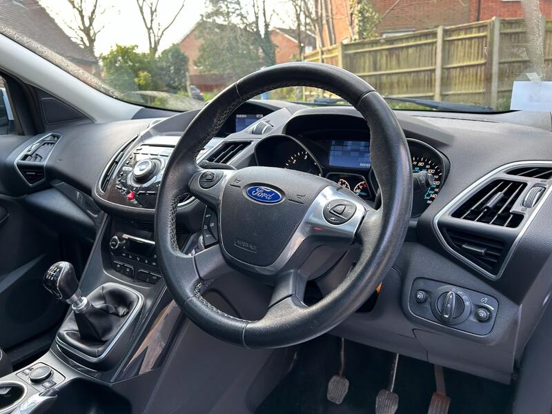 FORD KUGA