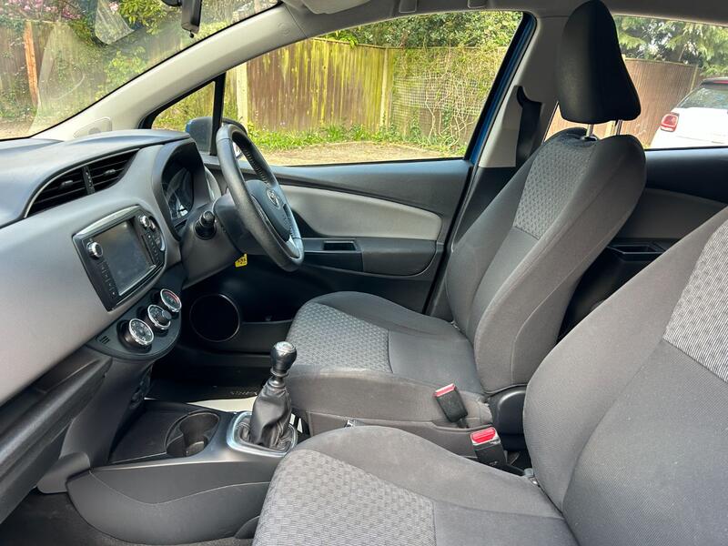 View TOYOTA YARIS 1.3 Dual VVT-i Icon