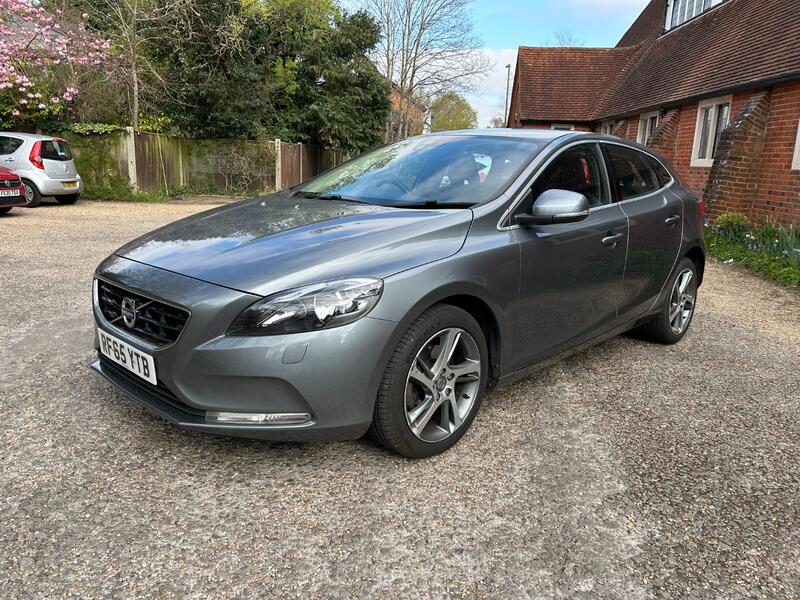 VOLVO V40