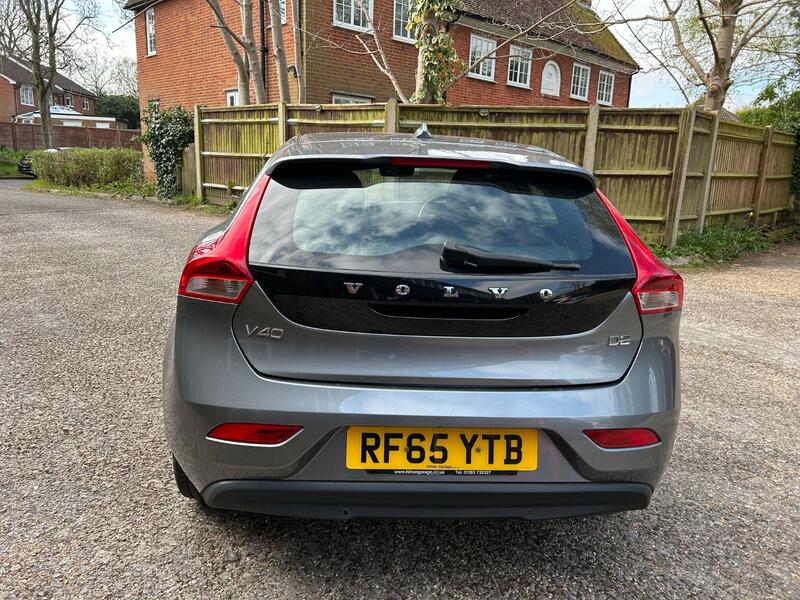 VOLVO V40