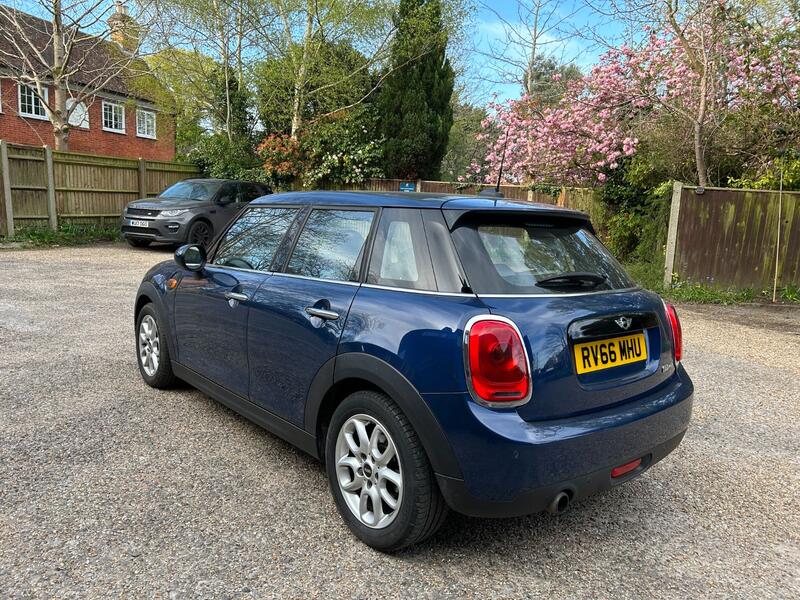 MINI HATCH