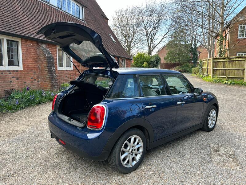MINI HATCH