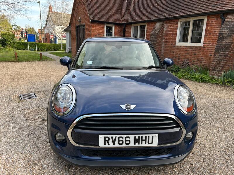 MINI HATCH