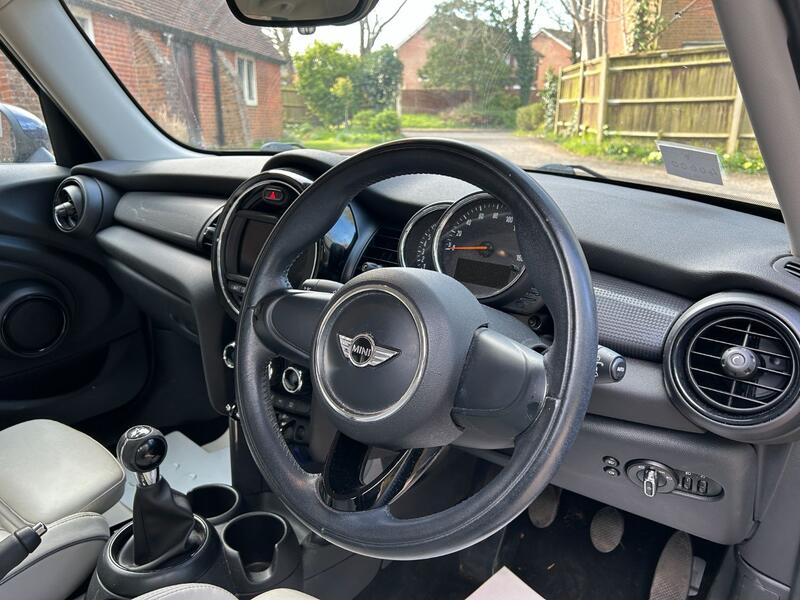 MINI HATCH