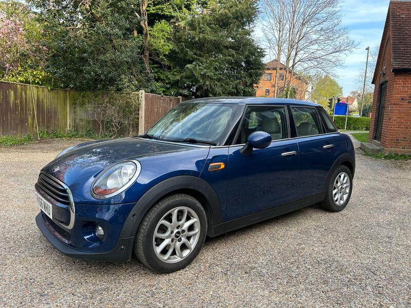 MINI HATCH