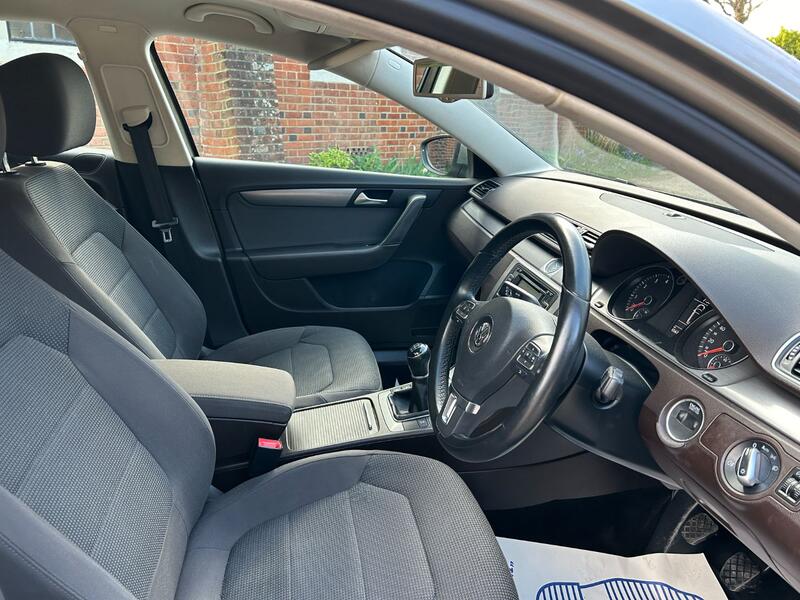 View VOLKSWAGEN PASSAT 1.8 TSI Highline
