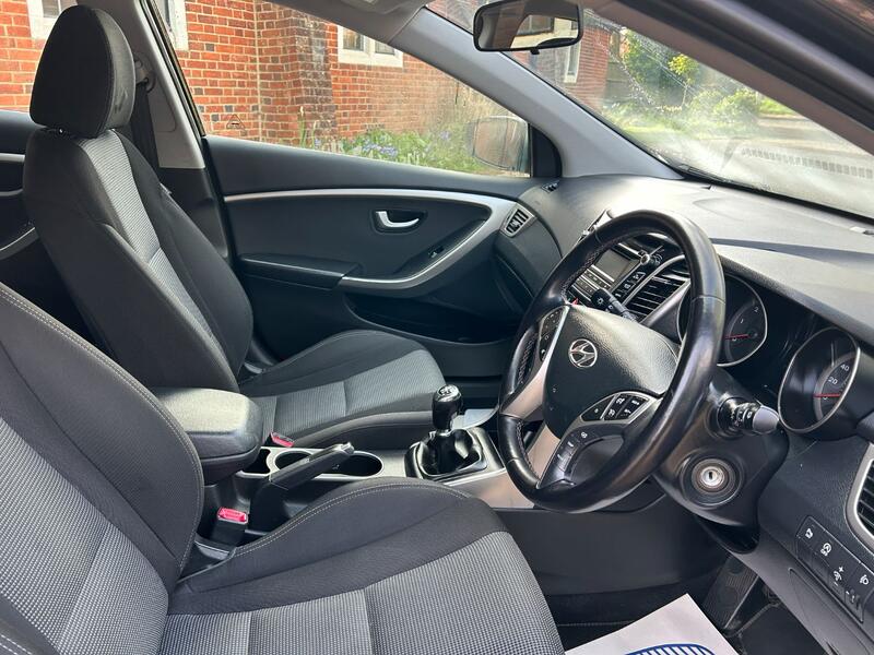 View HYUNDAI I30 1.6 CRDi Blue Drive Active