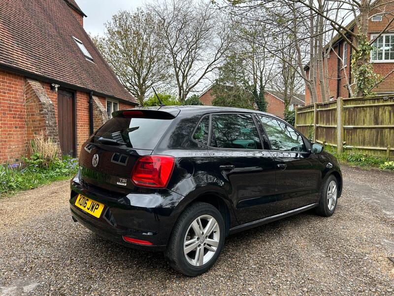 VOLKSWAGEN POLO