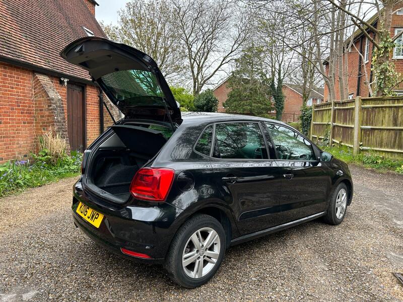 VOLKSWAGEN POLO