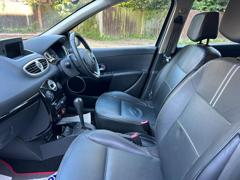 View RENAULT CLIO 1.6 VVT Initiale TomTom