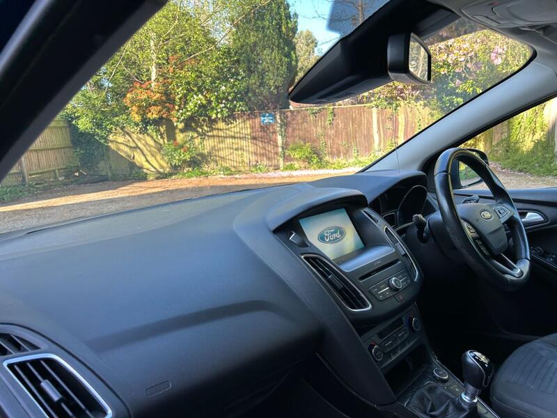 View FORD FOCUS 1.5 TDCi Titanium