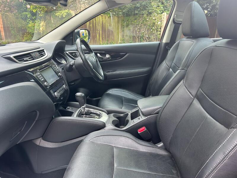 View NISSAN QASHQAI 1.6 dCi Tekna
