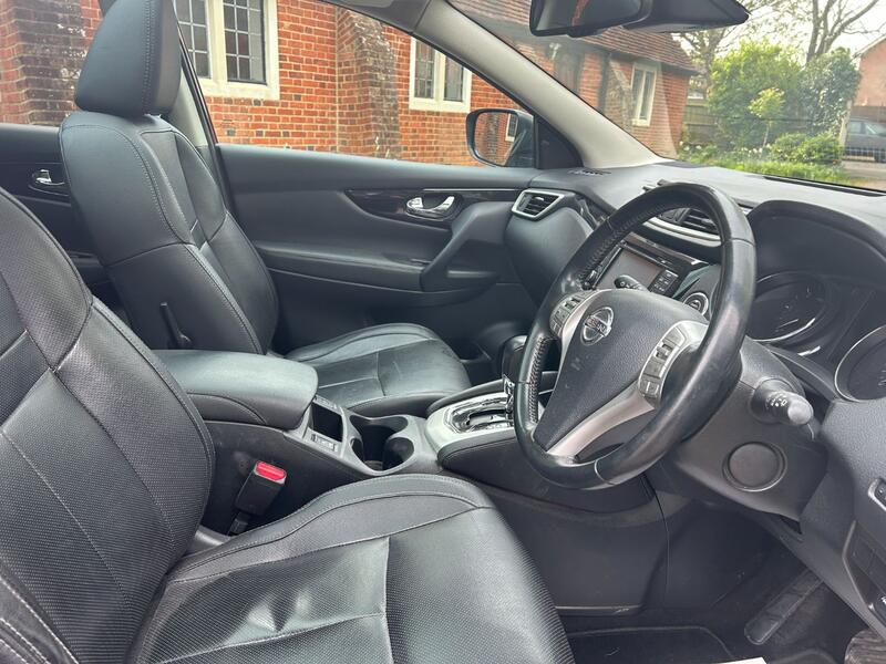 View NISSAN QASHQAI 1.6 dCi Tekna