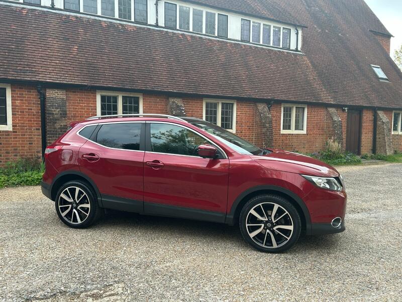 View NISSAN QASHQAI 1.6 dCi Tekna