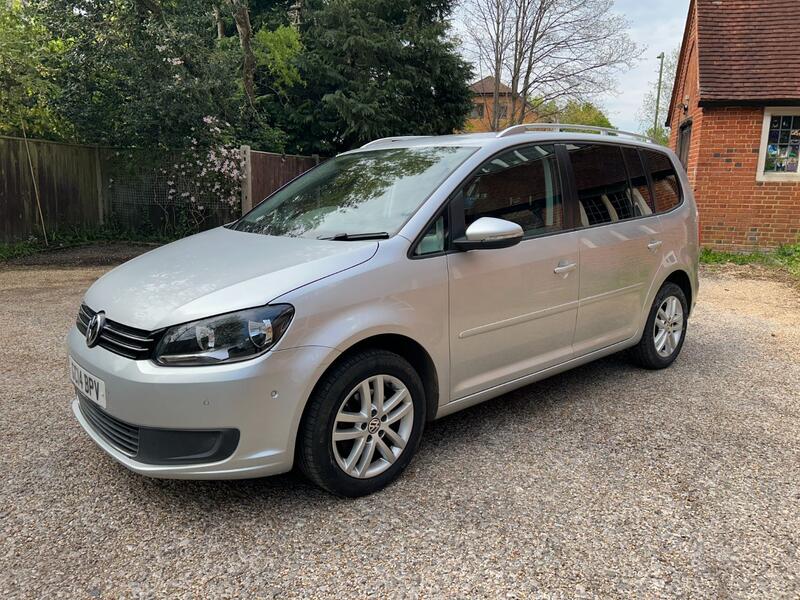 VOLKSWAGEN TOURAN