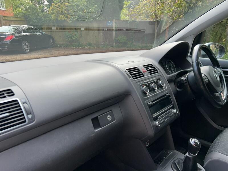 View VOLKSWAGEN TOURAN 1.6 TDI SE 7 Seat
