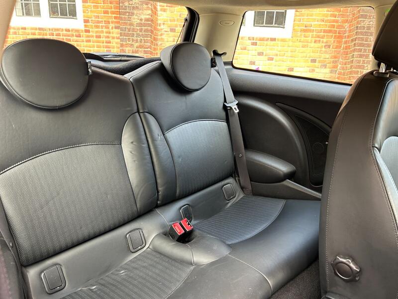 MINI HATCH
