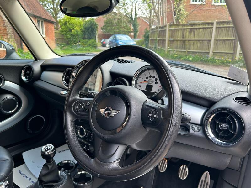 MINI HATCH