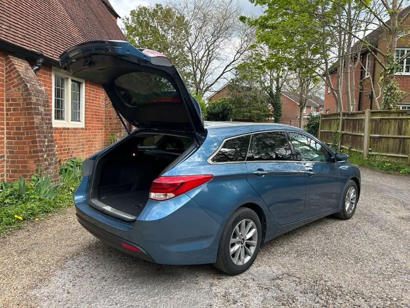 HYUNDAI I40