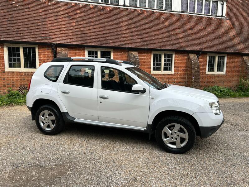 View DACIA DUSTER 1.5 dCi Laureate
