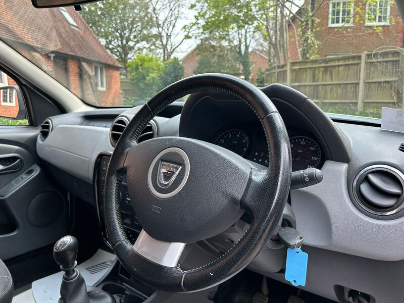 View DACIA DUSTER 1.5 dCi Laureate