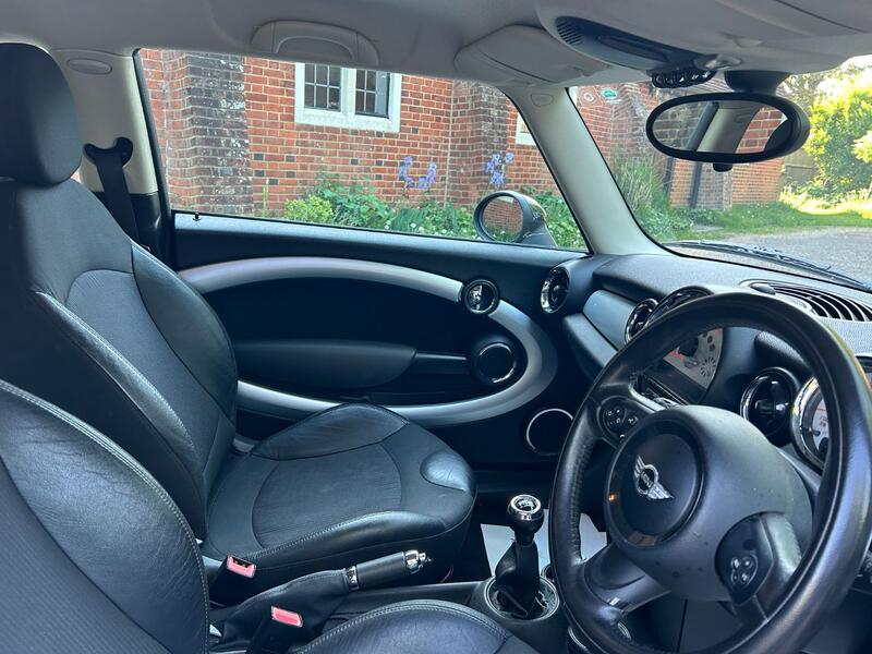 View MINI HATCH 1.6 Cooper Hatch