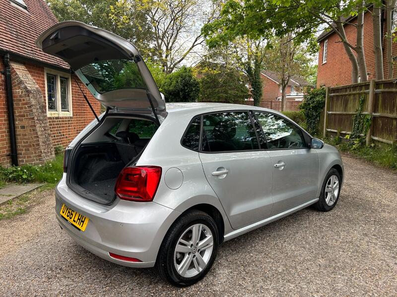 VOLKSWAGEN POLO