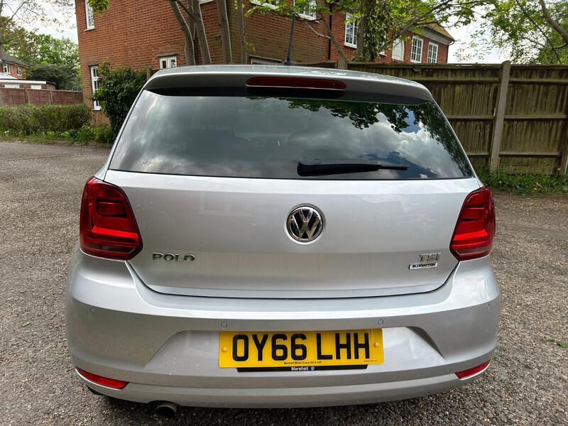 VOLKSWAGEN POLO