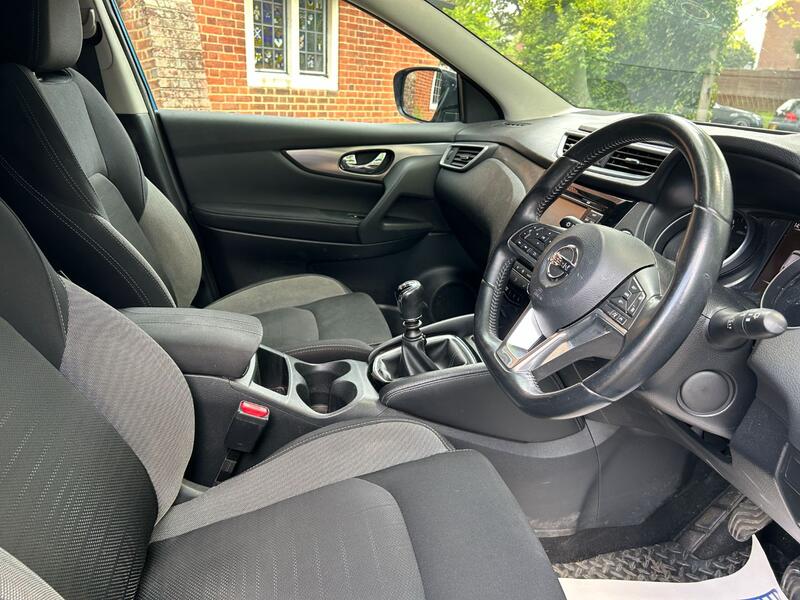 View NISSAN QASHQAI 1.2 DIG-T N-Connecta