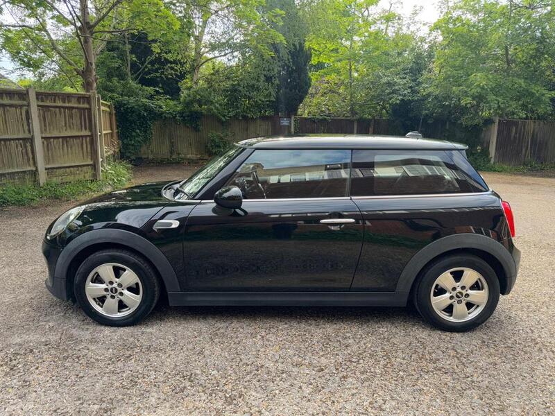 MINI HATCH