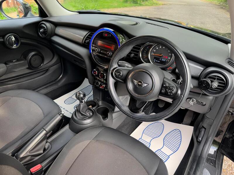 MINI HATCH