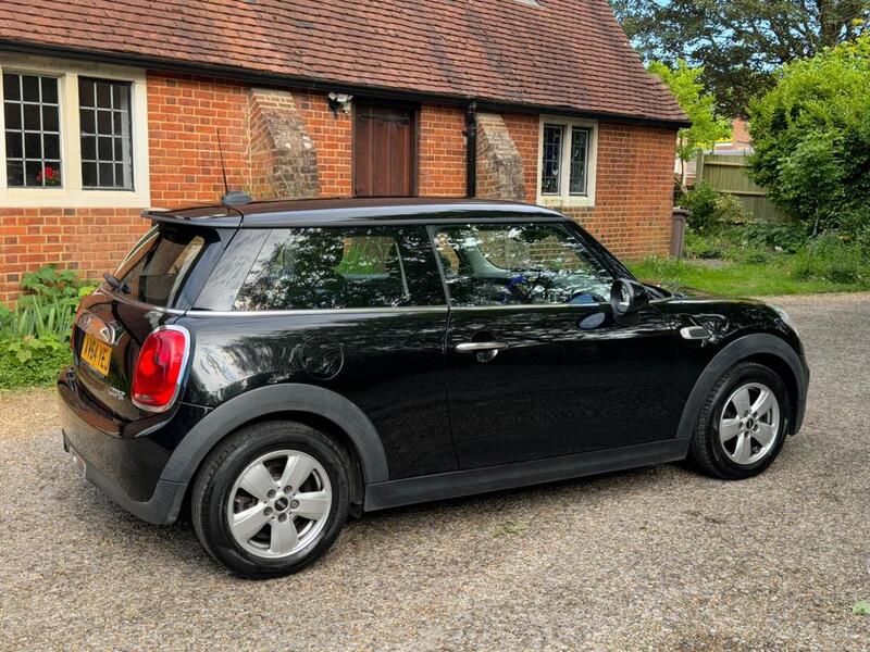MINI HATCH