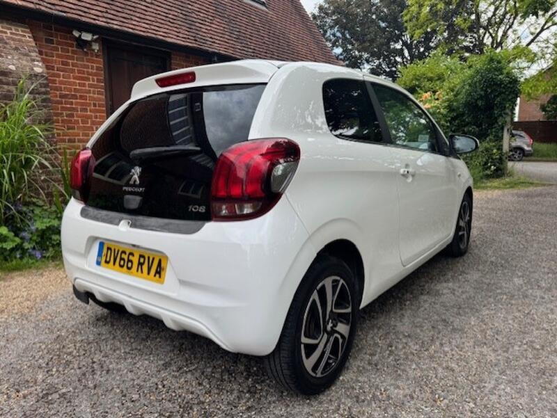 View PEUGEOT 108 1.2 PureTech Allure