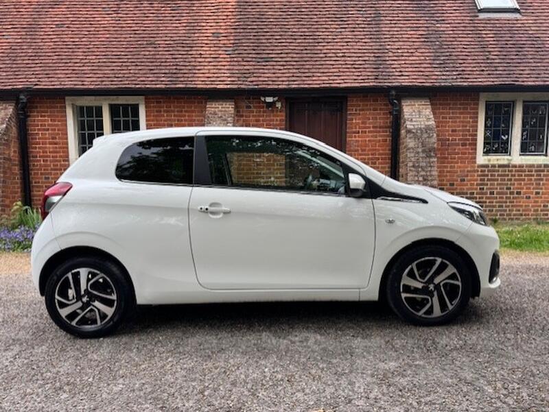 View PEUGEOT 108 1.2 PureTech Allure