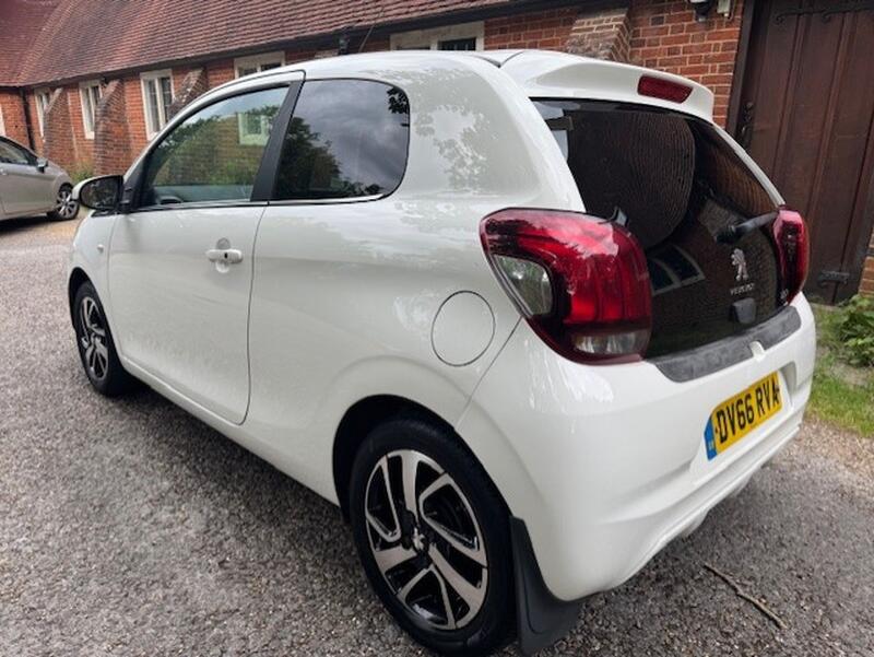 PEUGEOT 108